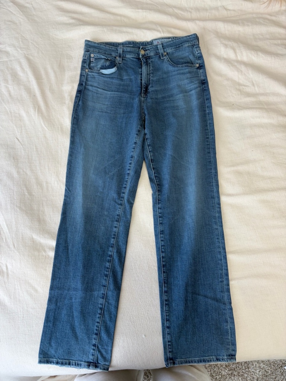Classic Straight-Leg women’s Jeans in Mid Blue